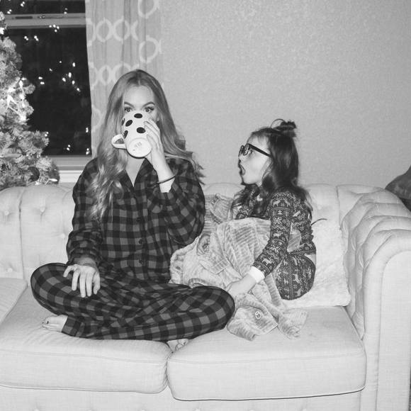 Meet your Posher, Kelsey - Picture 1 of 1